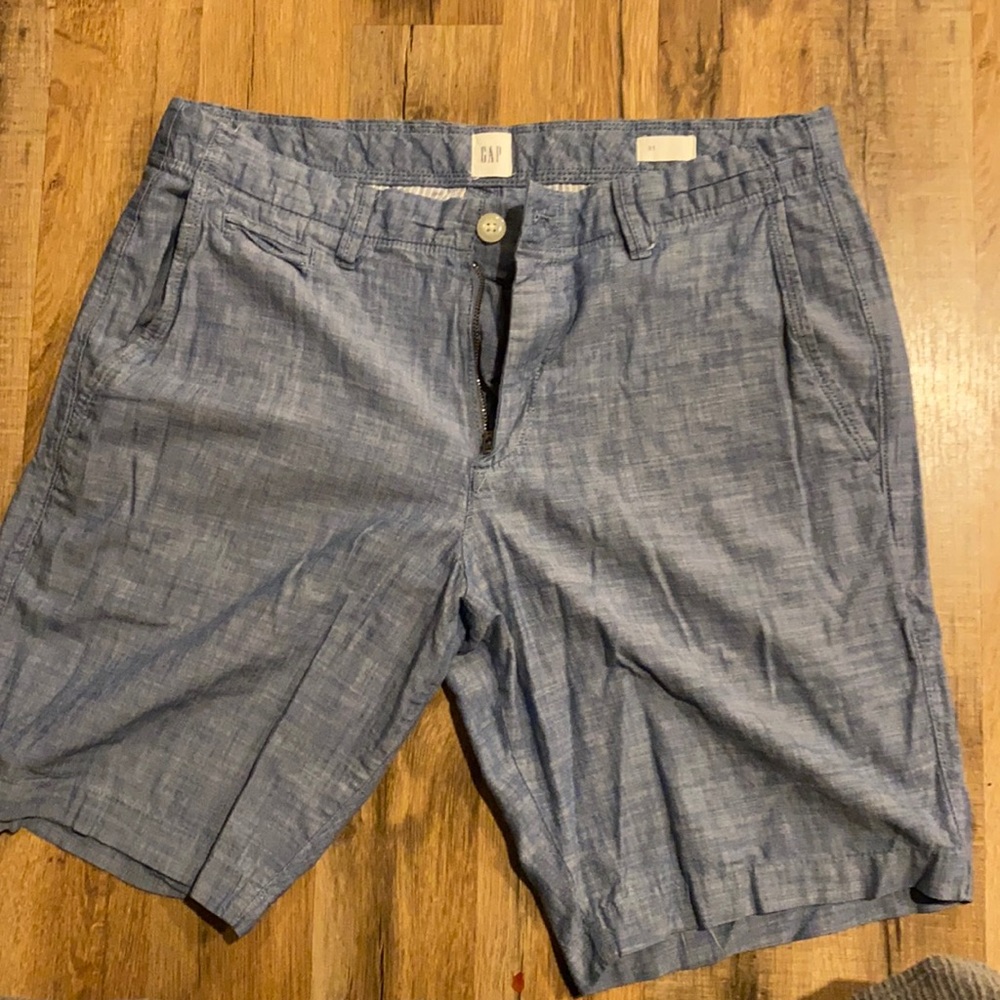 Men’s Gap shorts